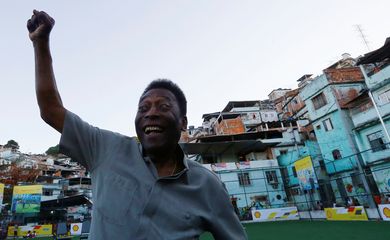 Edson Arantes do Nascimento, Pelé, Pelé ex-jogador de futebol brasileiro