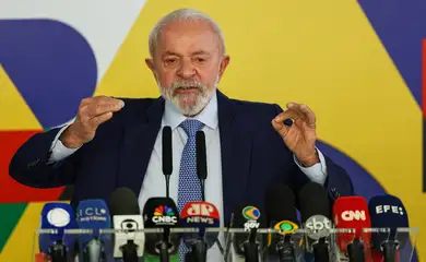 Brasília (DF), 30/01/2025 - Em entrevista coletiva, concedida na manhã desta quinta-feira (30), Lula cobrou seriedade dos países que assumiram esse compromisso e lembrou do papel importante que a população local da Amazônia terá para a manutenção da floresta em pé. 
Foto: Jose Cruz/Agência Brasil
