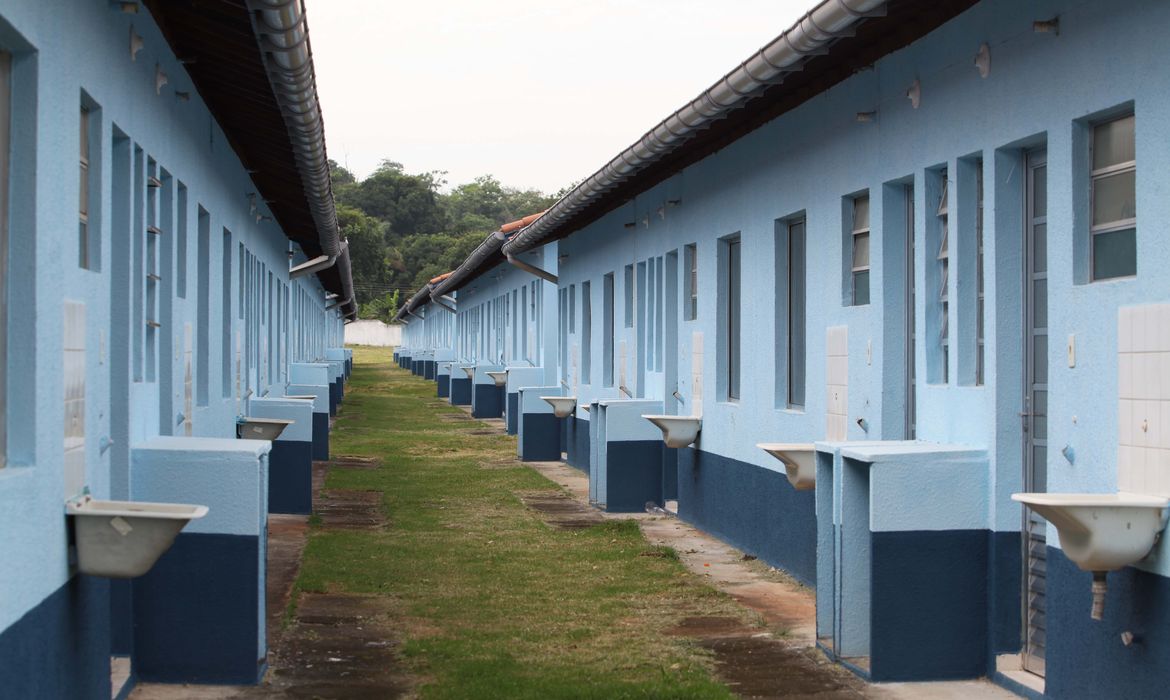 Nova Iguaçu (RJ) - O ministro Moreira Franco participa da entrega de 253 unidades residenciais do programa Minha Casa, Minha Vida (Beth Santos/Secretaria Geral da PR)