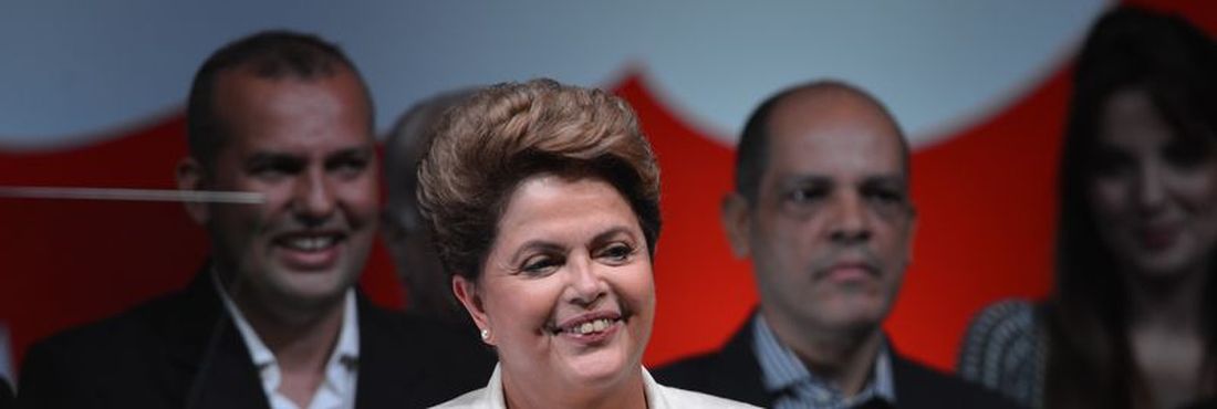 Presidente reeleita Dilma Roussef faz pronunciamento durante evento em hotel em Brasilia