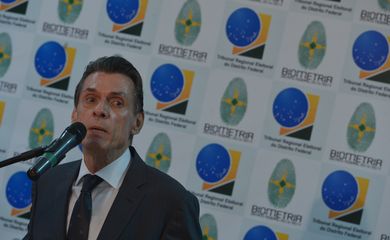 Brasilia - O presidente do TRE do DF,  Mario Machado, fala sobre a situação dos eleitores que não realizaram o recadastramento biométrico  e detalhe procedimentos para a regularização (Marcello Casal Jr/Agência Brasil)