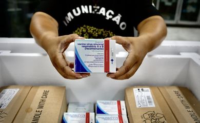 Brasília (DF), 02/12/2025 - Chegada de Vacinas para Bronquiolite (VSR). Fotos: João Risi/MS