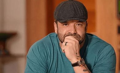 São Paulo (SP) - Thiago Brennand preso - Algemado, Thiago Brennand desembarca escoltado pela PF em São Paulo. Empresário é acusado de diversos crimes contra mulheres  - Foto de Thiago Brennand postada nas redes sociais    Foto: Redes Sociais