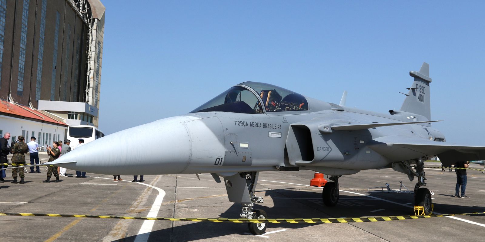 Lula participa de inauguração de linha de produção de caças Gripen 1 Lula participa de inauguração de linha de produção de caças Gripen