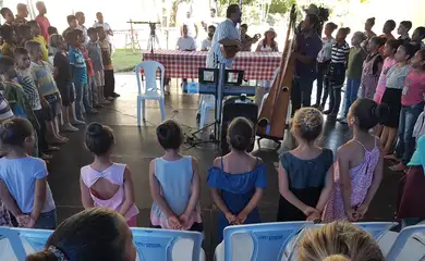 criancas_do_coral_canarinhos_da_amazonia_em_pacaraima_-_amanda_cieglinski