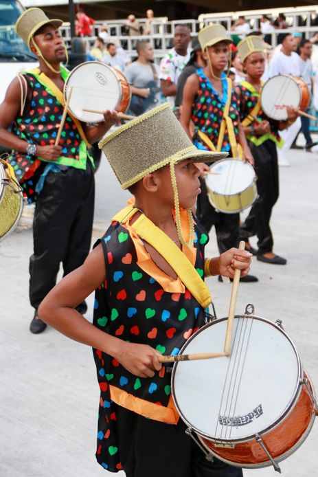 Rio: Escolas de samba mirins fazem ensaio técnico 