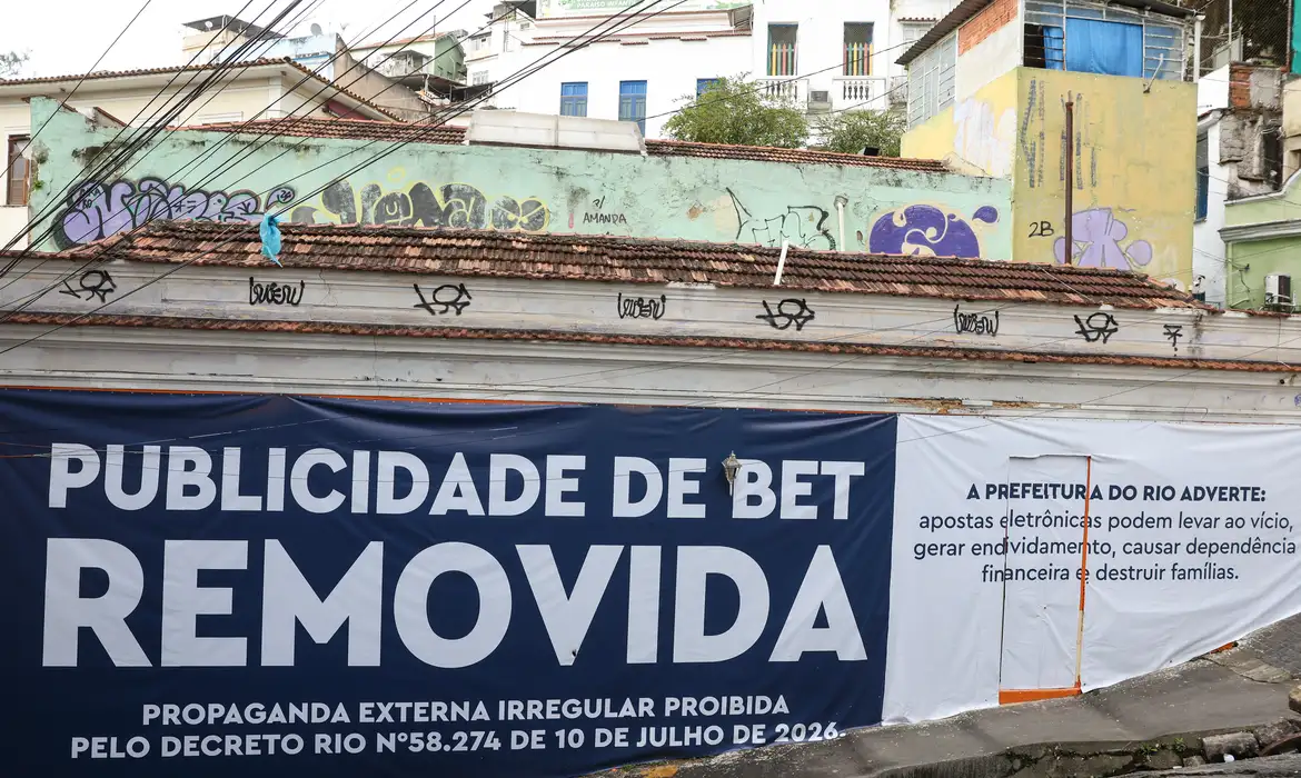 Belo Horizonte proíbe publicidade de bets em espaços públicos