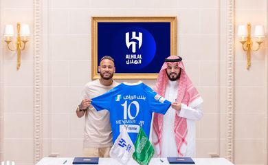 Neymar assina contrato com o clube saudita Al-Hilal
