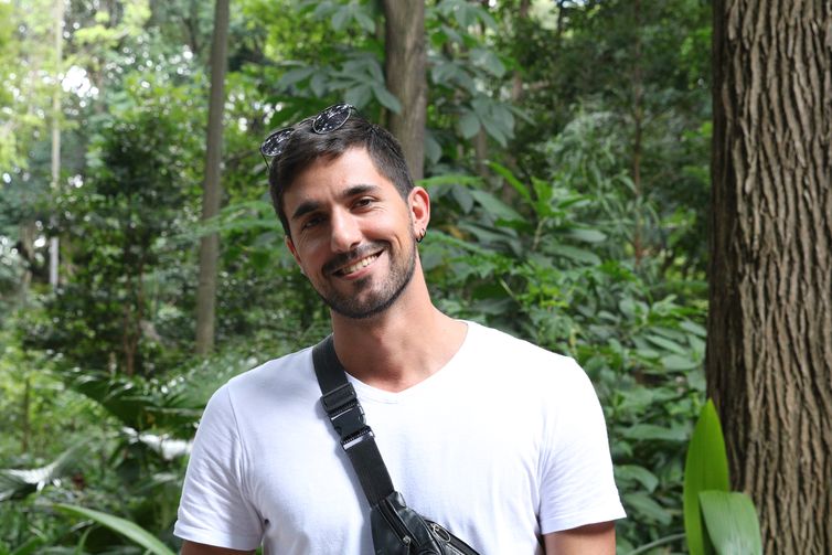 João Pedro Andreetta, 27 anos, fala sobre a liberação do uso da máscara em ambientes abertos, no Parque Trianon.