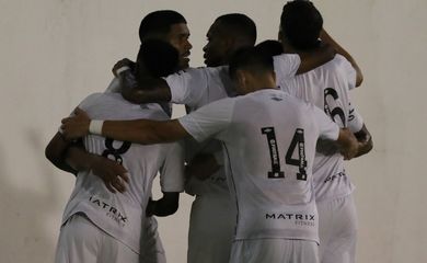 Santos comemora a classificação para as quartas da Copinha 2022 após vencer Fluminense por 2 a 1, em 16/01