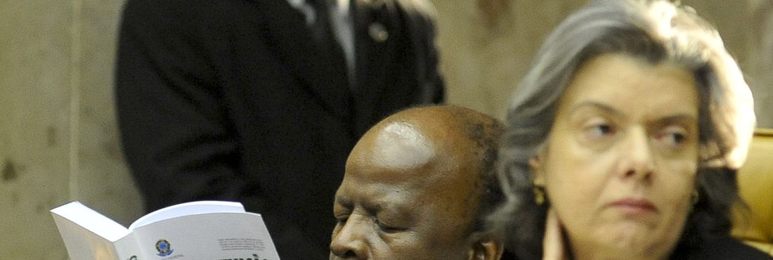 Joaquim Barbosa O ministro Joaquim Barbosa assume a presidência do STF no próximo dia 22