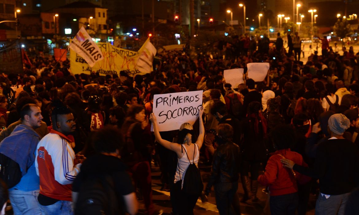 São Paulo - Manifestação contra o presidente Michel Temer e em defesa dos direitos das mulheres e dos negros (Rovena Rosa/Agência Brasil)