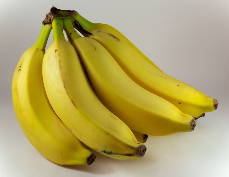 Pesquisa transforma cascas de banana em material para embalagens de alimentos