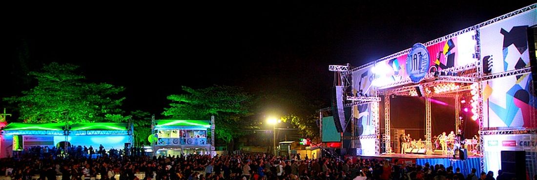 A Cidade do Jazz, em Costazul, reúne grandes atrações nesta sexta e no sábado