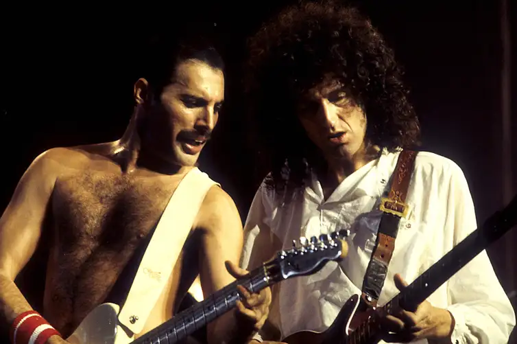 Freddie Mercury und Brian May von Queen live bei einem Konzert der Works -Tour in der Wembley Arena. London, 07.09.1984
