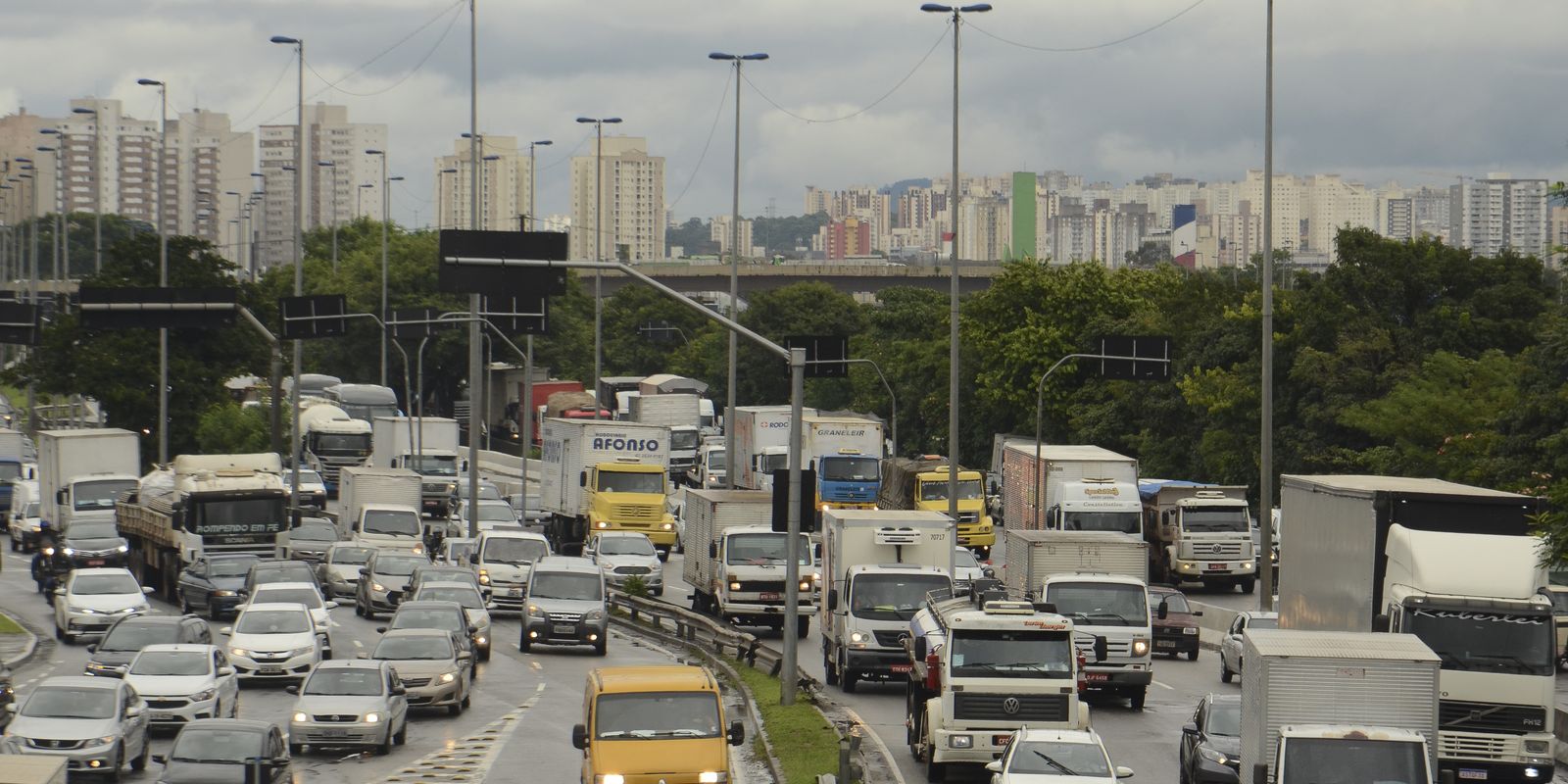 São Paulo suspende rodízio de veículos a partir do dia 20