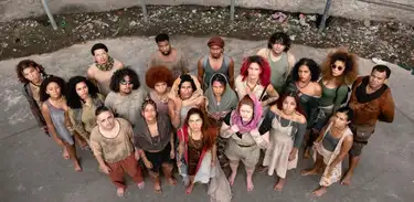 Espetáculo "Entre: bombas, balas, confetes e serpentinas"