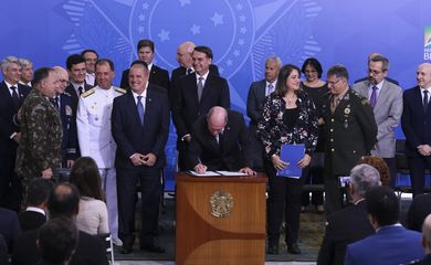 O ministro da Defesa, Fernando Azevedo e Silva   participa da cerimônia de assinatura de acordos da nova fase da Operação Acolhida