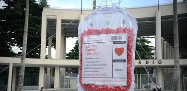 O Hemorio participa da campanha Tour do Carinho, que acontece ao longo de toda a semana no Maracanã e no Largo da Carioca. A ideia é inspirar pessoas acerca da importância da doação de sangue 