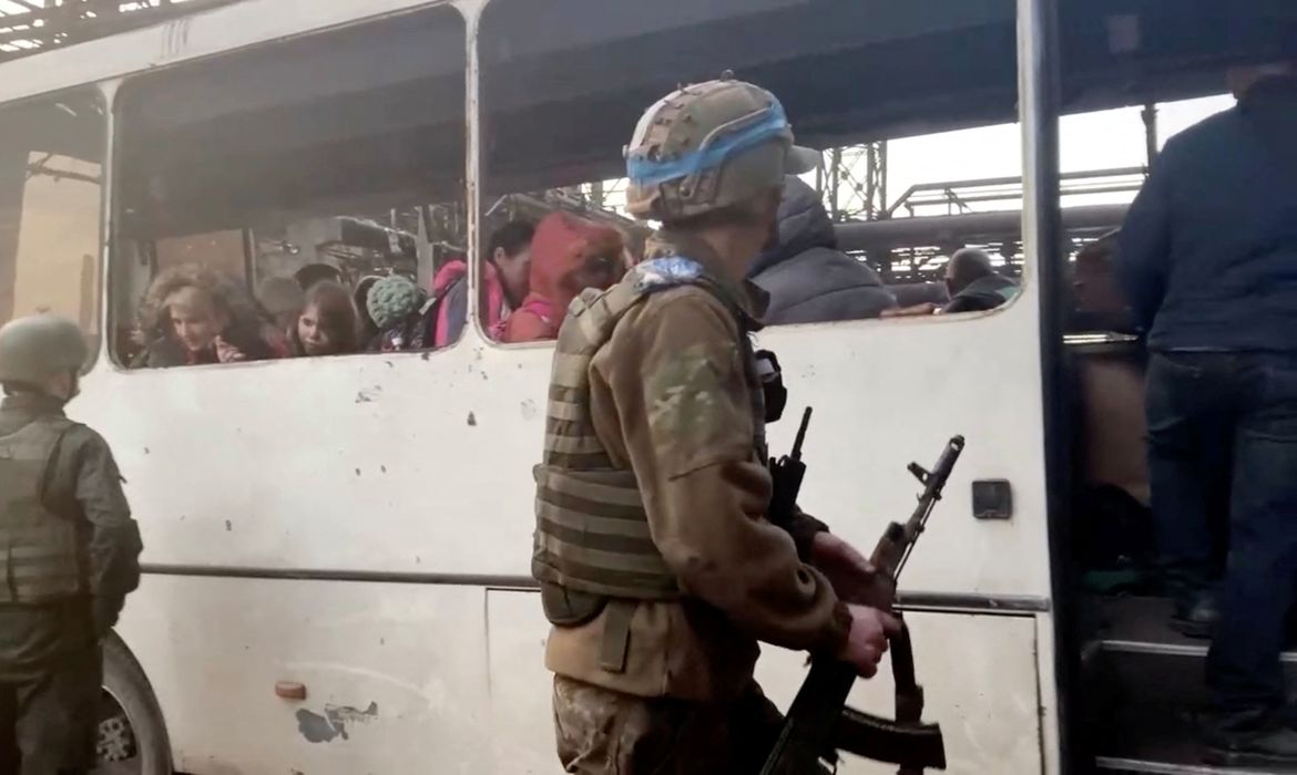 Azovstal civilian evacuations in Mariupol