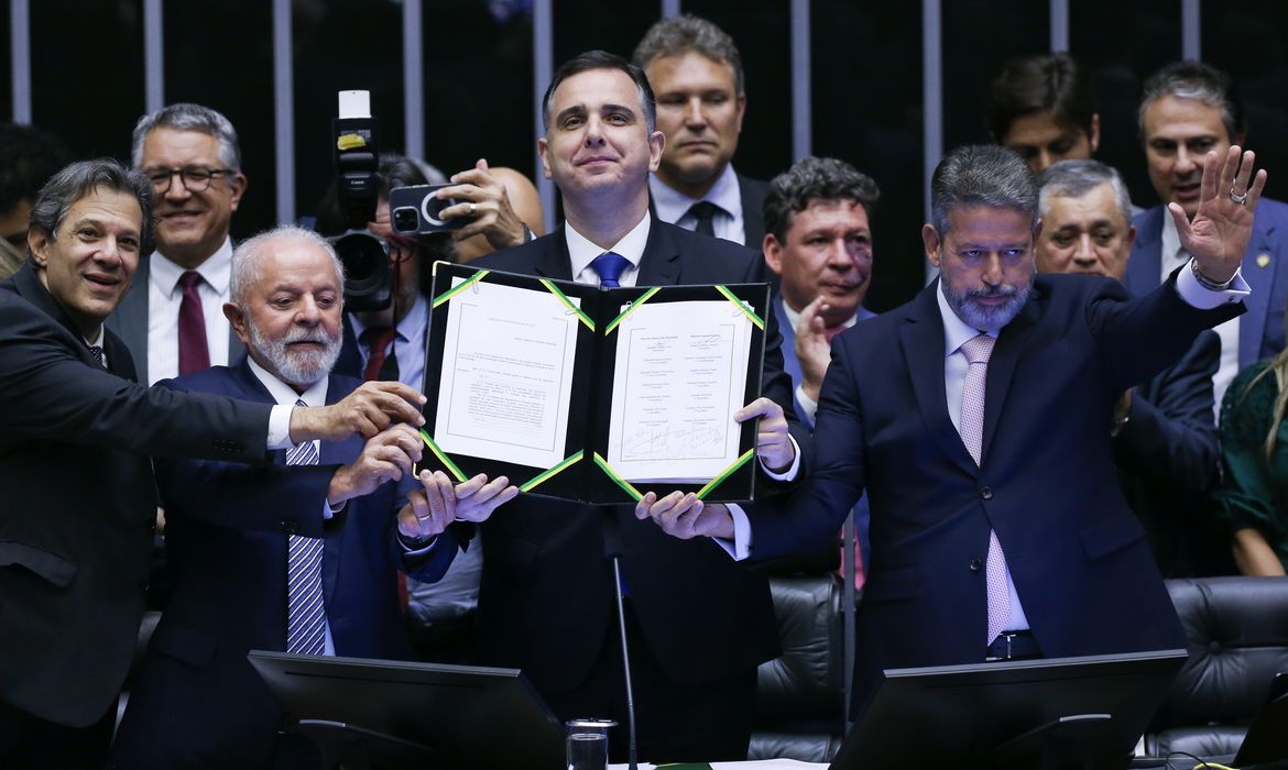 Congresso Promulga Reforma Tributária