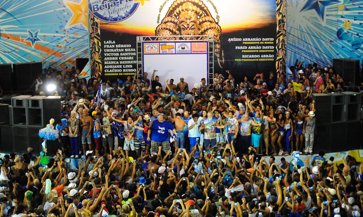 Rio de Janeiro - Festa na quadra daescola de samba Beija-Flor de Nilópolis, campeã do grupo especial do Carnaval 2015.