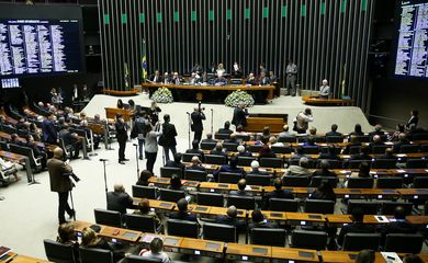 Brasília -  O plenário da Câmara faz sessão solene em homenagem aos 100 anos de Ulysses Guimarães (Marcelo Camargo/Agência Brasil)