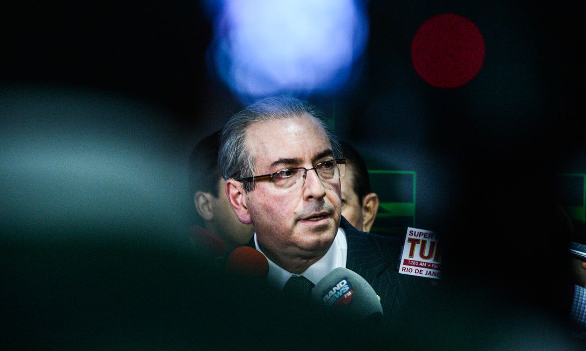 Brasília - O presidente da Câmara dos Deputados, Eduardo Cunha, fala sobre a pauta de votações da casa  (Valter Campanato/Agência Brasil)