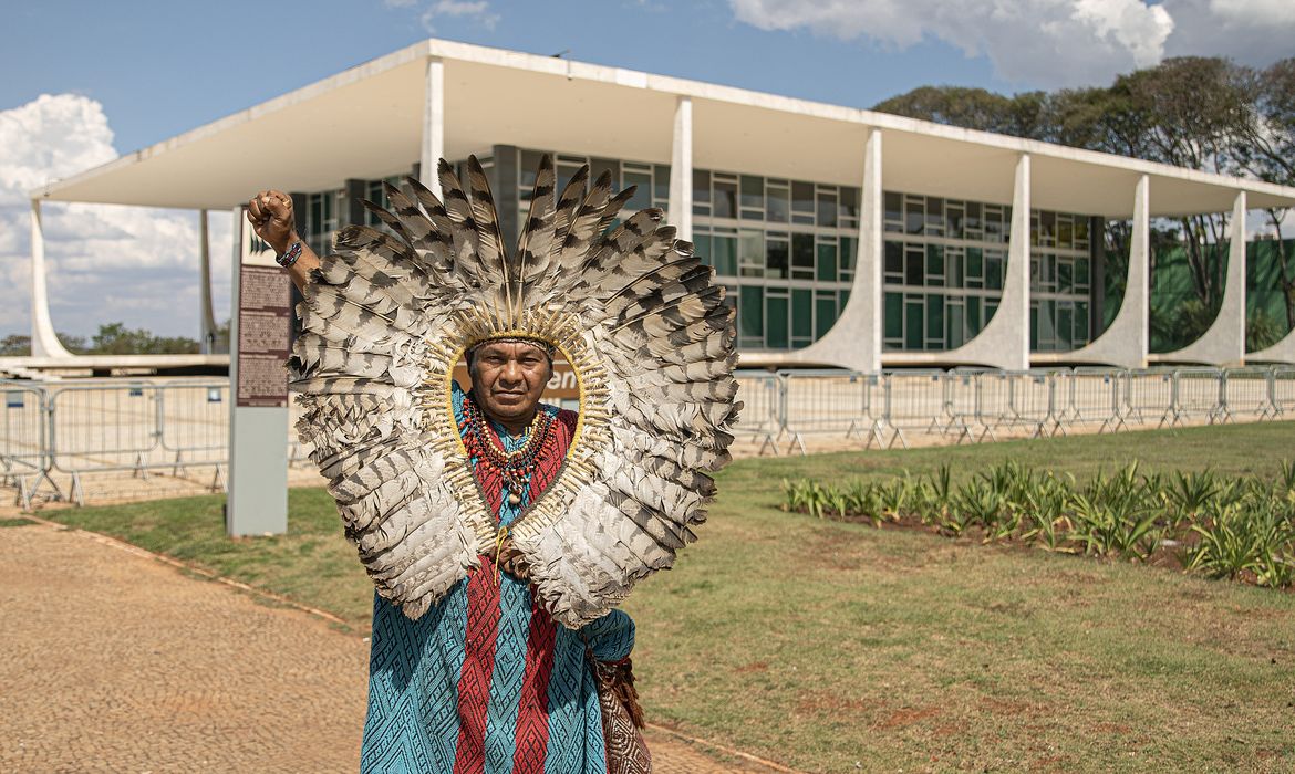 Brasília (DF) - 31/08/2023, Manifestação de Indígenas contra o Marco Temporal na praça dos Três poderes.  
Foto: Joédson Alves/Agência Brasil