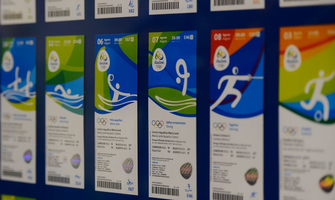 Rio de Janeiro - Comitê Rio 2016 apresenta ingressos para os Jogos Olímpicos na Cidade Nova, região central da capital fluminense  (Tomaz Silva/Agência Brasil)