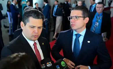 Brasília (DF), 05/08/2025 - Davi Alcolumbre, ao lado de Hugo Motta, falou com a imprensa pouco antes de receber as delegações do Brics
Fonte: Edilson Rodrigues/Agência Senado