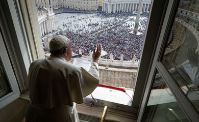 Pope Francis leads Angelus prayer in Vatican