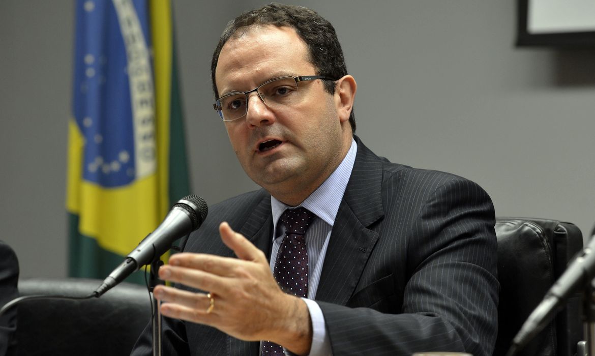 Brasília - O ministro da Fazenda, Nelson Barbosa, durante anúncio de projeto para refinanciar as dívidas dos estados e do Distrito Federal com a União  (Valter Campanato/Agência Brasil)