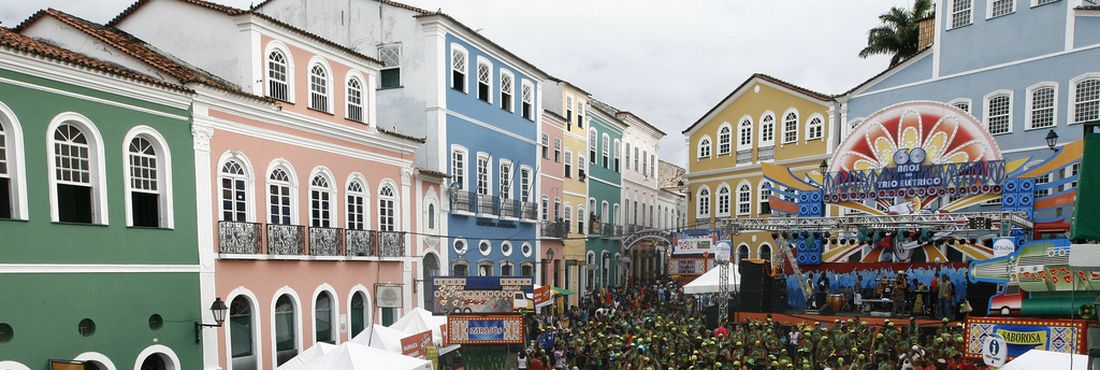 O carnaval no Pelourinho tem apresentações gratuitas para todos os gostos