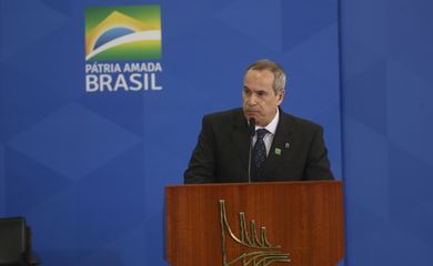 O diretor-geral da Agência Nacional do Petróleo, Gás Natural e Biocombustíveis (ANP), Décio Oddone, durante cerimônia de lançamento do novo mercado de gás, no Palácio do Planalto.