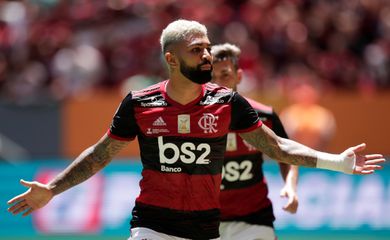 Futebol Futebol - Supercopa Brasil - Flamengo x Athletico Paranaense - Estádio Mane Garrincha, Brasília, Brasil - 16 de fevereiro de 2020 Gabriel Barbosa, do Flamengo, comemora o seu segundo gol REUTERS / Ueslei Marcelino