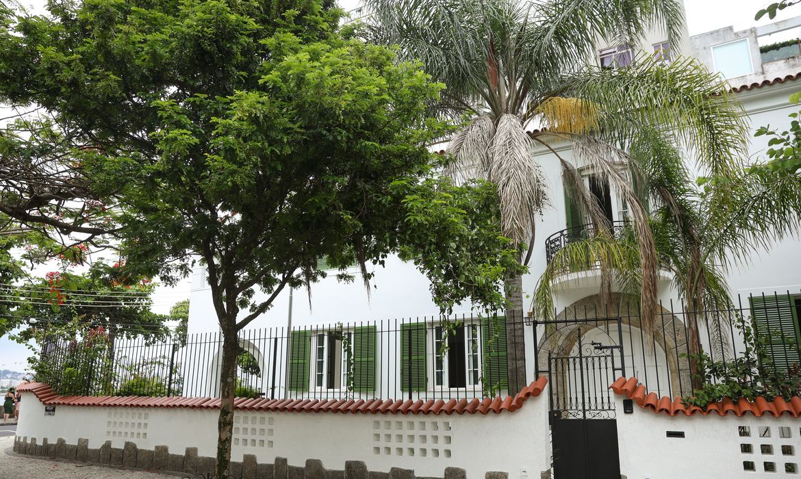 Rio de Janeiro (RJ), 07/01/2025 – Fachada da casa na Urca que serviu de locação para o filme Ainda estou aqui, de Walter Salles. Foto: Tomaz Silva/Agência Brasil