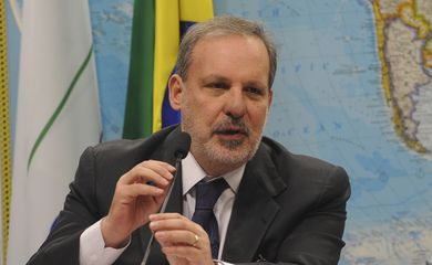 O ministro Armando Monteiro discute o estreitamento dos laços econômico-comerciais entre o Brasil e os Estados Unidos durante audiência na Comissão de Relações Exteriores e Defesa Nacional (Antonio Cruz/Agência Brasil)
