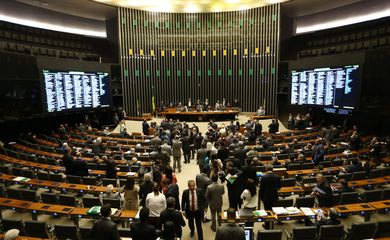 Plenário da Câmara dos Deputados se prepara para o início da votação que elegerá o novo presidente da Casa (Fabio Rodrigues Pozzebom/Agência Brasil)