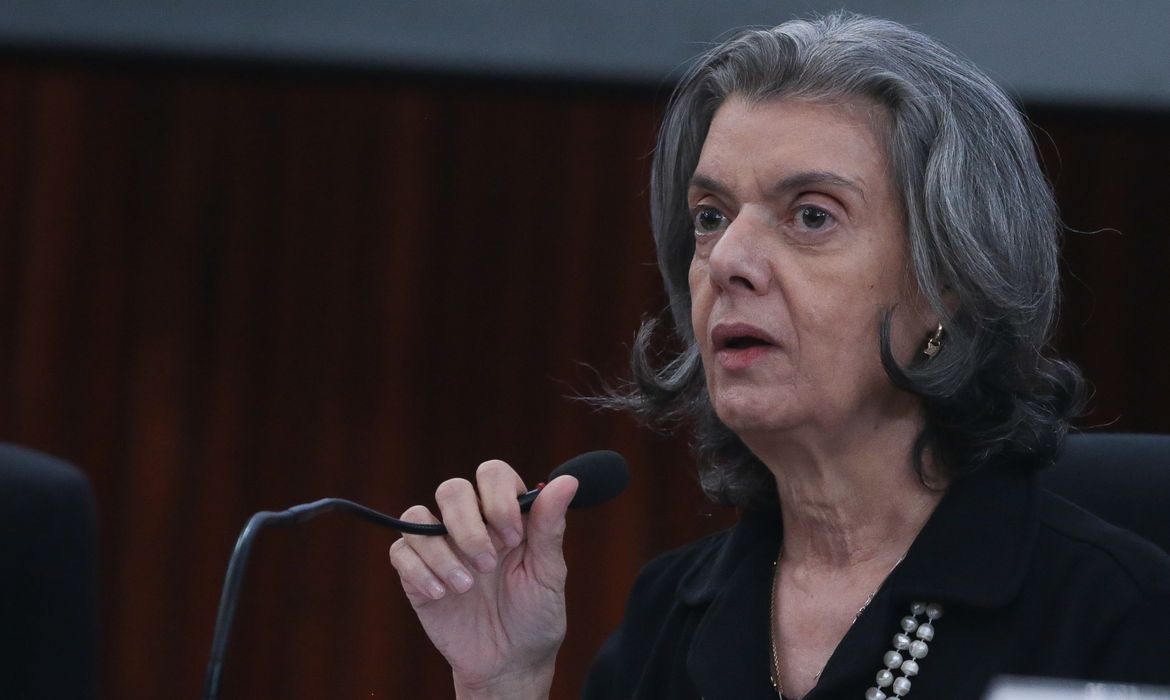 Brasília - A presidente do Supremo Tribunal Federal (STF), ministra Cármen Lúcia, participa do encerramento do 10º Encontro Nacional do Poder Judiciário (José Cruz/Agência Brasil)