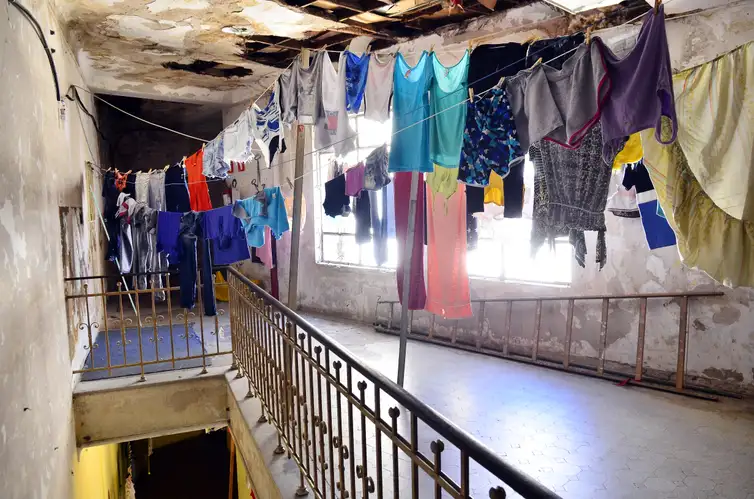 São Paulo - Moradores da Ocupação São João 588, onde funcionava o Hotel Columbia Palace, ocupado em 2010, esperam decisão judicial para serem contemplados com o Programa Minha Casa Minha Vida  (Rovena Rosa/Agência Brasil)