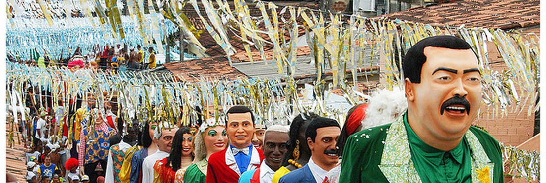 Bonecos gigantes são uma tradição do Carnaval de Olinda (PE)
