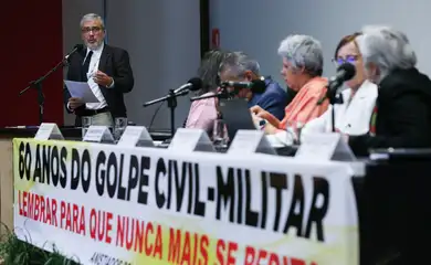 Brasília (DF) 03-04-2024 Reunião da Comissão de Anistia do Ministério dos Direitos Humanos e da Cidadania que concederam anistia à publicitária Clarice Herzog, perseguida pelos militares por pedir esclarecimentos sobre o assassinato de seu marido, o jornalista Vladimir Herzog. (Ivo Herzog, filho de Clarice Herzog chora durante seu discurso) Foto Lula Marques/ Agência Brasil