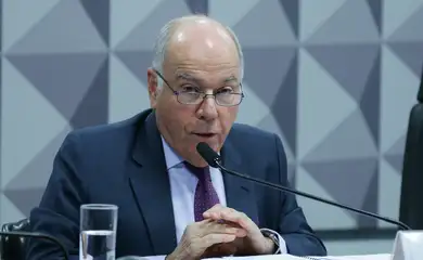 Brasília (DF), 20/05 /2025  - Reunião da Comissão de Relações Exteriores (CRE) do Senado  para ouvir o ministro das Relações Exteriores, Mauro Vieira. O colegiado quer esclarecimentos sobre a concessão de asilo diplomático à ex-primeira-dama do Peru, Nadine Heredia Alarcón. Foto: Lula Marques/Agência Brasil