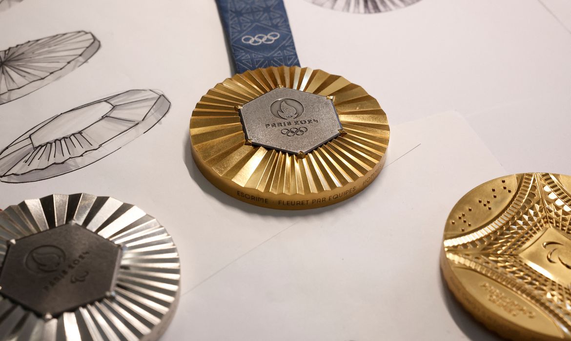 Medalhas dos Jogos de Paris 2024
 1/2/2024  REUTERS/Benoit Tessier
