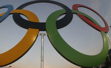 Rio de Janeiro - Anéis olímpicos decoram Estádio do Maracanã (Fernando Frazão/Agência Brasil)