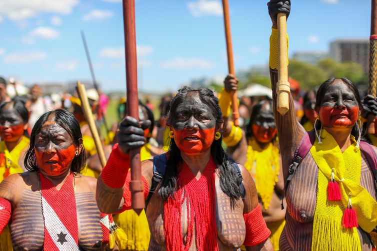 Mulheres indígenas fazem manifestação na Esplanada dos Ministérios - Foto: Fabio Rodrigues-Pozzebom/ Agência Brasil