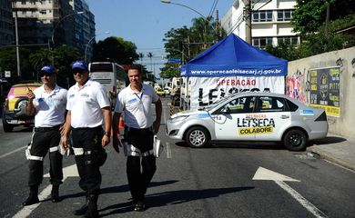 Operação Lei Seca fiscaliza motoristas no Rio (Fernando Frazão/Arquivo Agência Brasil)