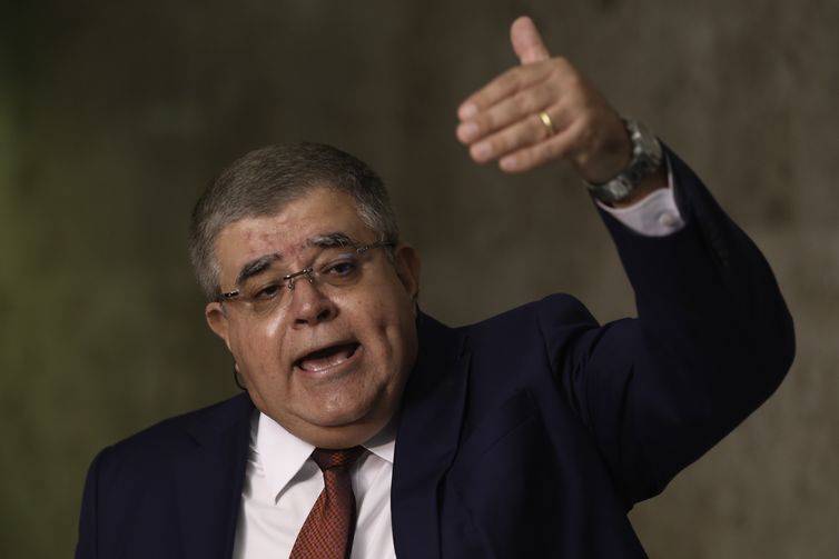 O ministro da Secretaria de Governo, Carlos Marun, fala à imprensa sobre as votações no Congresso e sobre o indiciamento do presidente Temer.