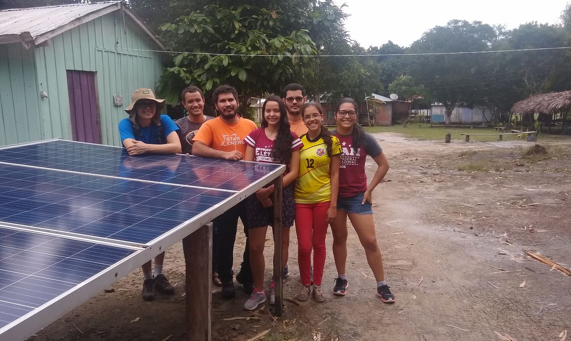 A Universidade Federal do Amazonas (Ufam) levou energia elétrica, por meio de energia solar fotovoltaica, para casas da comunidade indígena Nova Esperança